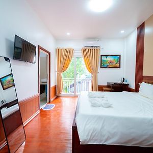 Vientiane Ruby Villa Hotel